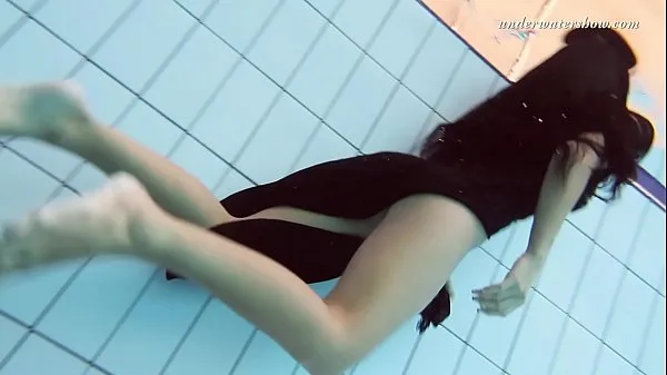 Hete Zhanetta super sexy underwater slut warme films