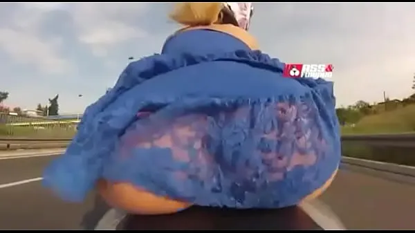 Hete Pussy riding without panties showing XERECA warme films