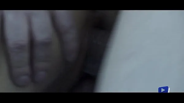 Film caldi Alexia Vendôme ha una fantasia: bacia il meccanicocaldi
