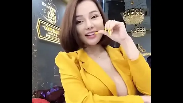 Hot Sexy Vietnamese Who is she warm Movies