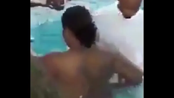 أفلام ساخنة Pastor suck and fuck in a pool دافئة