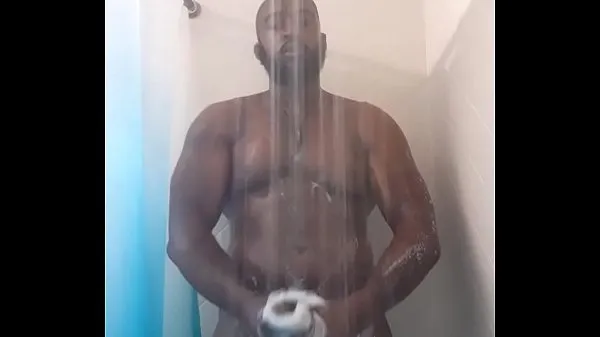 Vroči Masturbation in the shower topli filmi