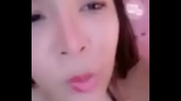 Secret group live, beautiful Thai girls teasing the fake dick in the pussy and moaning very loudly Filem hangat panas