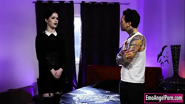 ภาพยนตร์ยอดนิยม Goth Wednesday Addams lets guy fuck her เรื่องอบอุ่น
