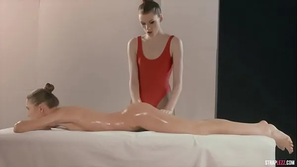 Film caldi Sesso con massaggio con olio Lebianscaldi