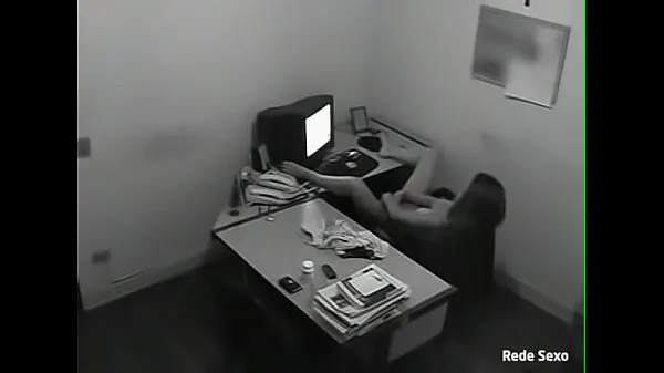 Boss installed camera and caught the naughty secretary Filem hangat panas