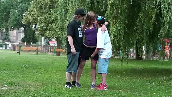 Kuumia Cute blonde teenager with 2 hung guys is fucked hard in public in the middle of a street with deep throat oral blowjob and passionate sexual intercourse in her tight wet vagina penetrated by both guys in turn in this sexy exciting threesome group orgy lämpimiä elokuvia