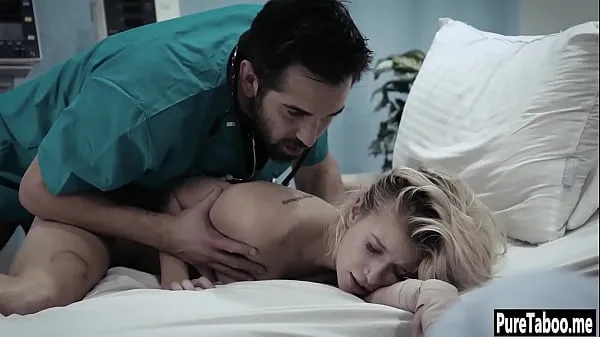 Gorące Helpless blonde used by a dirty doctor with huge thingciepłe filmy