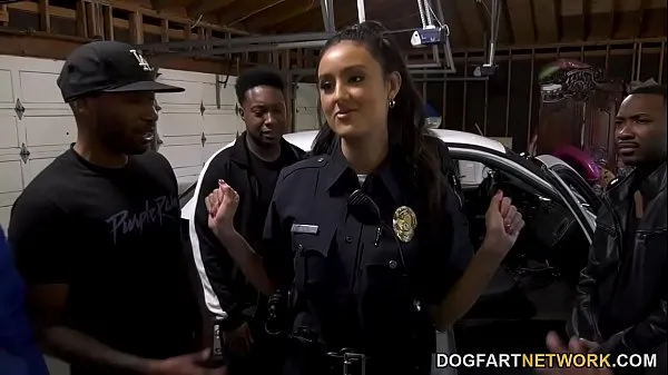 Hete Police Officer Job Is A Suck - Eliza Ibarra warme films