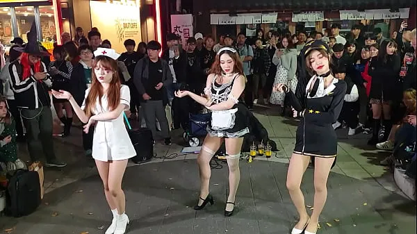 Hotte Public account [喵泡] Korean girl street maids and nurses are sexy and dancing non-stop varme film