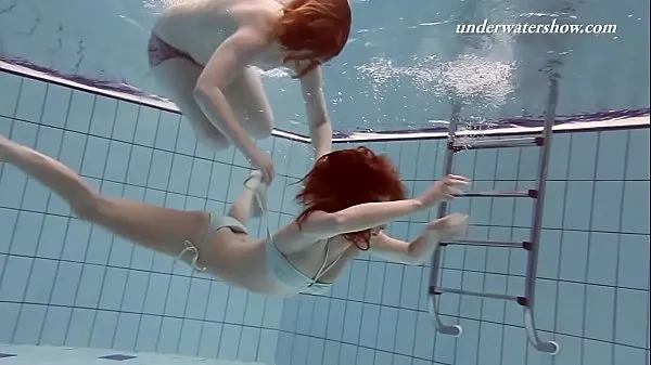 Gorące Horny wet lesbians underwater swimming poolciepłe filmy