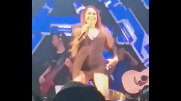 Populárne singer showing her pussy horúce filmy