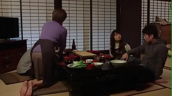 Quente A relação sexual tabu da irmã secreta com a família - Kururigi Aoi Filmes quentes
