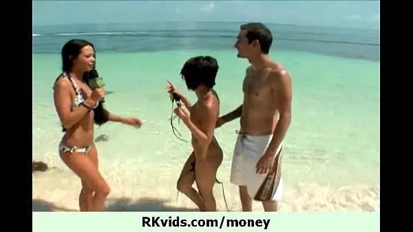 गर्म Hot teen girl let us fuck her for cash 21 गर्म फिल्में