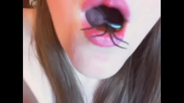 Hot A really strange and super fetish video spiders inside my pussy and mouth warm Movies