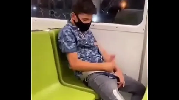Masturbating in the subway Filem hangat panas