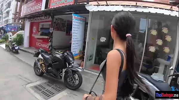 Film caldi Carina fidanzata thailandese che si fa scopare una sveltina in un pigro pomeriggiocaldi