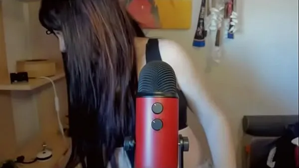 Give me your cock inside your mouth! Games and sounds of saliva and mouth in Asmr with Blue Yeti Film hangat yang hangat