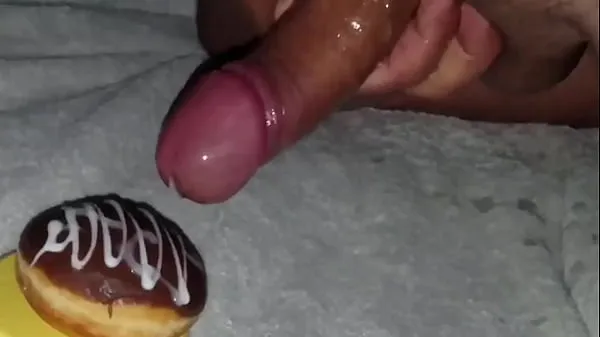 Kuumia Cum blasting and eating my Delicious glazed donut lämpimiä elokuvia