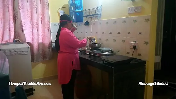 Películas calientes sexy bhabhi fucked in kitchen while cooking food cálidas