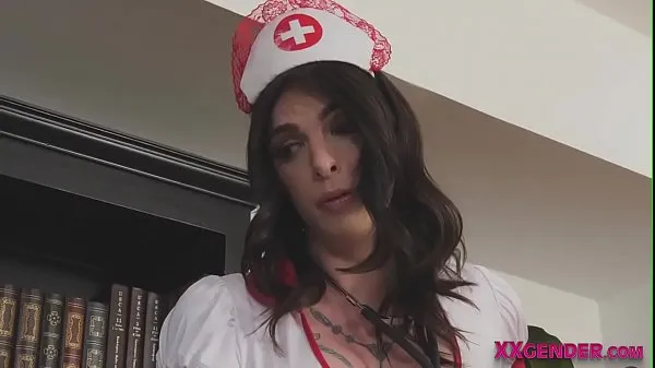 Nóng Tranny nurse babe sucking dick Phim ấm áp