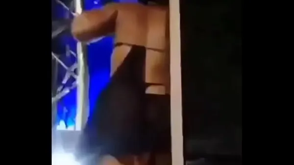 Zodwa taking a finger in her pussy in public event Filem hangat panas