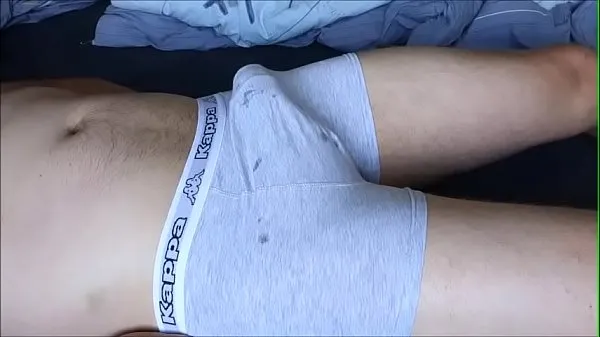 Hotte fuckinsox grinding in underwear and showing his bulge varme filmer