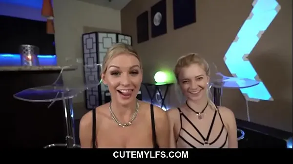 Heiße Two blond babes bust a nut for big cock - Kenzie Taylor,Riley Starwarme Filme