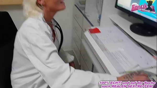 ホットな ドイツの医者は彼女の患者を誘惑し、彼を性交する 温かい映画