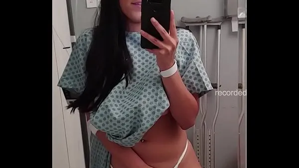 Quente em quarentena quase pego se masturbando em quarto de hospital Filmes quentes