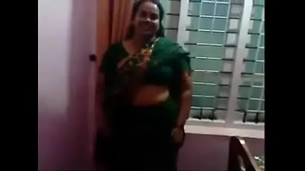 Hotte BOY CATCHES INDIAN AND FUCKS HER varme filmer