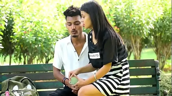 ホットな 私の新しいインドのガールフレンドにキスする 温かい映画