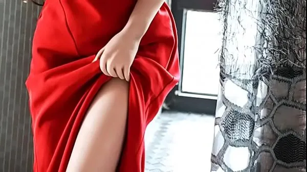 Vroči Mature brunette sex doll in long red dress topli filmi