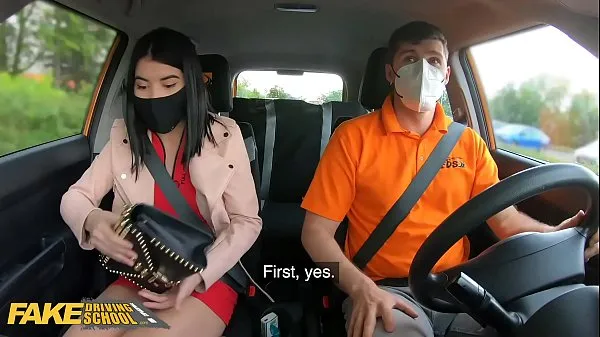 Hotte Fake Driving School Lady Dee sucks instructor’s disinfected burning cock varme film