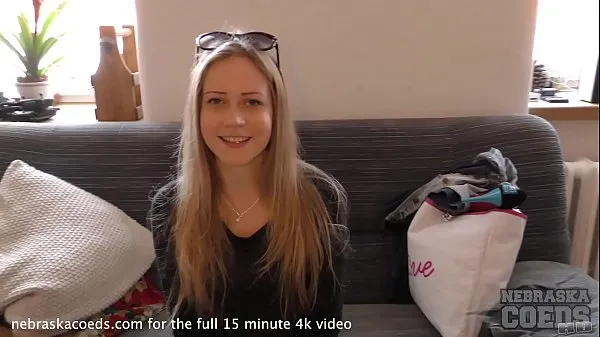 Vroči 20yo kima does her first time video hot tiny blonde spinner topli filmi