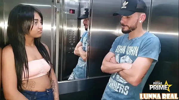 Hot Neighbor Novinha Gostosa meets Gogo Perseu Endowed in the elevator and fucks him in the kitchen Complete at Red warm Movies