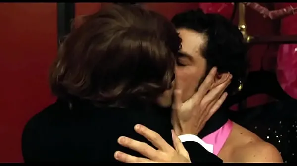 Vroči Gaspard Ulliel and Louis Garrel Gay kiss scenes from Movie Saint Laurent topli filmi