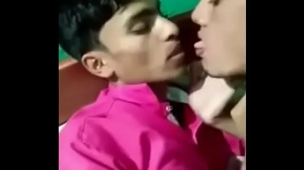 ภาพยนตร์ยอดนิยม A couple of guys from India kissing each other like there's no tomorrow | Hot and sexy gay action from India เรื่องอบอุ่น