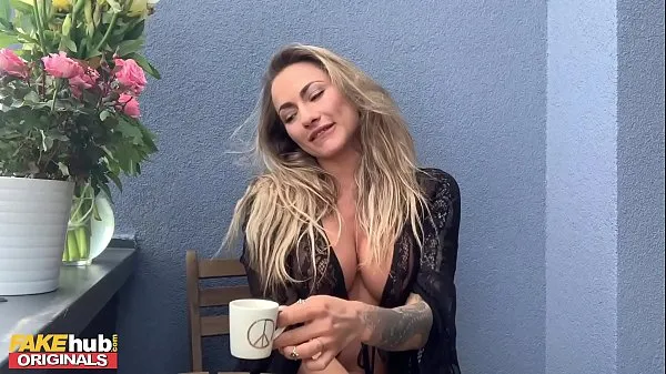 أفلام ساخنة FAKEhub Stunning Blonde Michaela Isizzu Masturbates on her Balcony دافئة