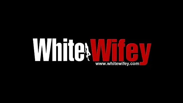 Hotte Skinny White Wife Gets Deep Interracial Anal BBC varme filmer