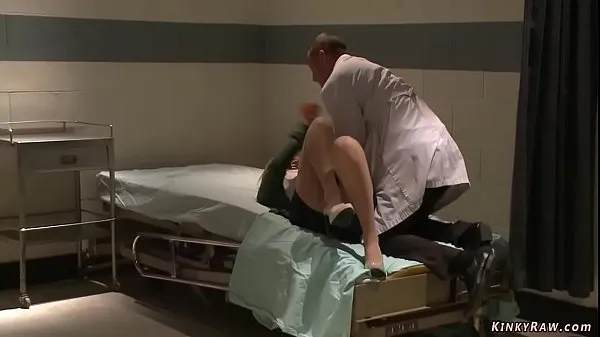 गर्म Blonde Mona Wales searches for help from doctor Mr Pete who turns the table and rough fucks her deep pussy with big cock in Psycho Ward गर्म फिल्में