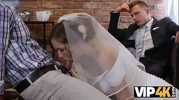 أفلام ساخنة VIP4K. A rich man pays well to fuck a hot young girl on her wedding day دافئة