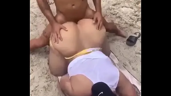 Hotte Fucking passive super ass on the beach varme film