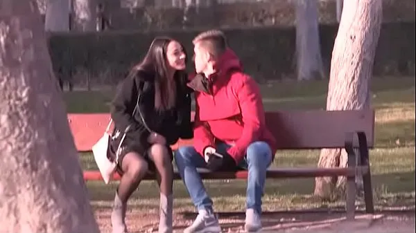 Kuumia Wanna do a street blowjob?" Lucia picks up a lucky guy in the Madrid park lämpimiä elokuvia