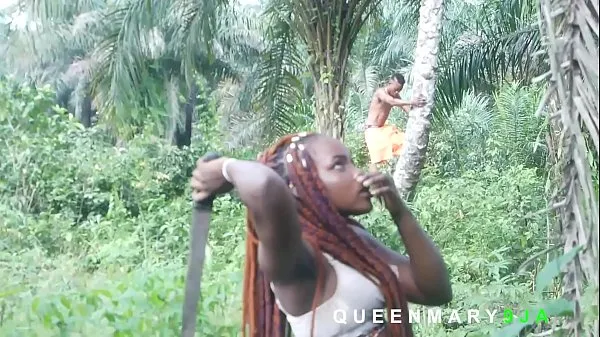 I met her in the bush fetching firewood while I was harvesting Palm fruits, I helped her and she rewarded me with a good fuck Filem hangat panas