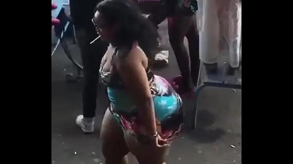 Big Booty African Queen Twerking Upskirt Filem hangat panas