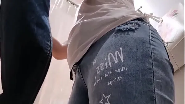 گرم Your slutty Italian tries on jeans while wearing a butt plug in her ass گرم فلمیں