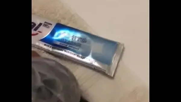 Quente Gay sm lope gets a toothpaste plug Filmes quentes