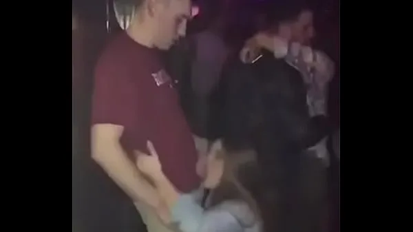 Hotte sucking at the crazy party varme filmer