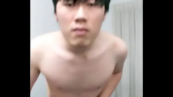 Very cute asian boy jerking off in front of camera Films chauds